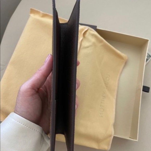 Louis Vuitton Wallet - Picture 6 of 9